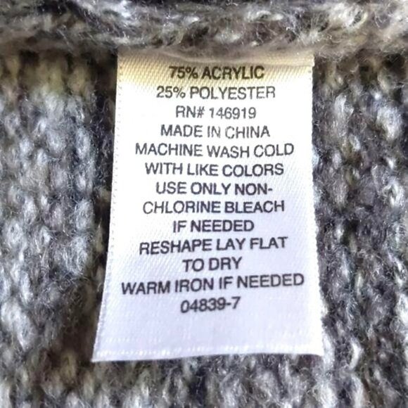 a.n.a Women's V-Neck Sweater light and dark gray marble  Size M (NWT) - Picture 6 of 7